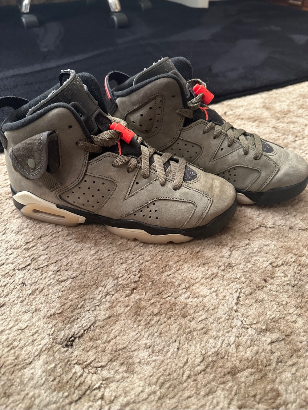Travis Scott Jordan 6 Retro